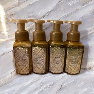 Bath & Body Works ICED CINNAMON ROLLS Gentle Clean Foaming Hand Soap Lot of 4